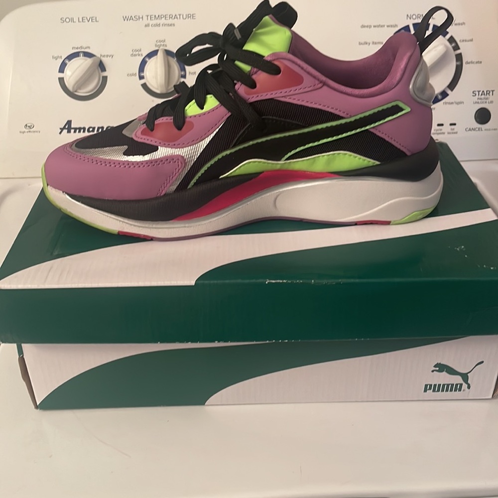 Puma - Picture 4 of 4